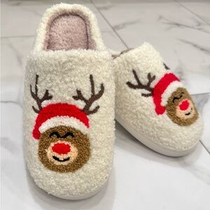 ❤️‍🔥NWT!🎄 Reindeer Slippers!